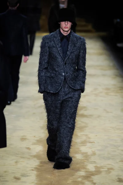Look 43